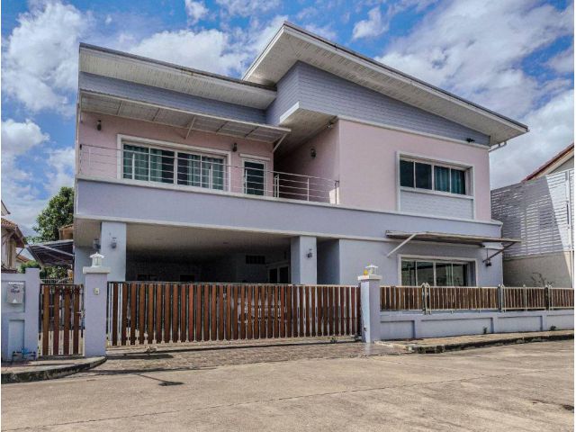 ขายบ้านเดี่ยว 2 ชั้น หมู่บ้านปริญญดา เพชรเกษม - กาญจนาภิเษก เฟอร์นิเจอร์ครบพร้อมอยู่