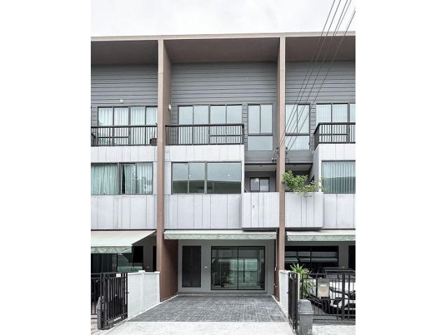 ขายทาวน์โฮม 3 ชั้น บ้านกลางเมือง พระราม 9 - กรุงเทพกรีฑา(ตัดใหม่) ถนนกาญจนาภิเษก สะพานสูง กทม.