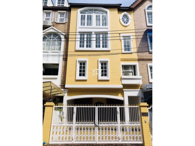 45033 Sole Agent ทาวน์โฮม 4 ชั้น หมู่บ้านเย็นอากาศเรสซิเดนซ์ ถนนเย็นอากาศ