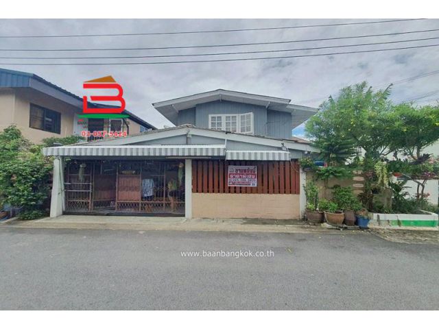 บ้านเดี่ยว หมู่บ้าน ปิ่นเจริญ 1 (ซอยสรณคมน์ 19) เนื้อที่ 30 ตรว. ใกล้สนามบินดอนเมือง ถนนสรงประภา แขวงสีกัน เขตดอนเมือง