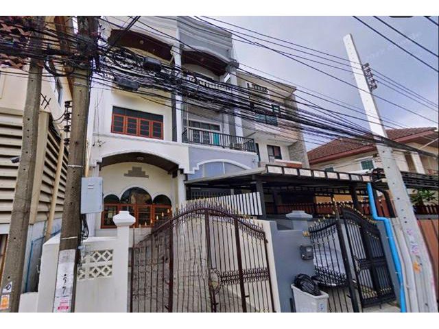 MRTโชคชัย4 500 นาคนิวาส17-25 .ให้เช่า Studio 4ชั้น 31ตร.วา. 3 นอน