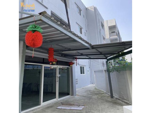 ขายที่ดินพร้อมอาพาร์ทเม้นท์  4 ชั้น รวม 2 ตึก - มี  60 ห้อง