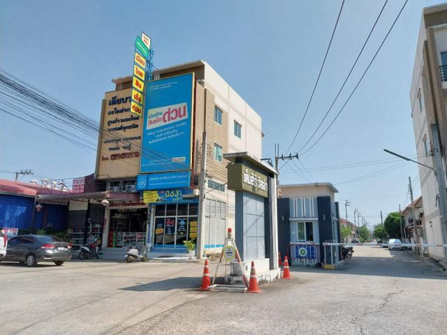 ขายตึก 3.5 ชั้น 25.7 ตร.วา ม.เต็มสิริวิลล่า ทำเลติดถนนเลียบวารี หนองจอก มีที่จอดรถหน้าอาคาร หลังมุมด้านใน เป็นส่วนตัว