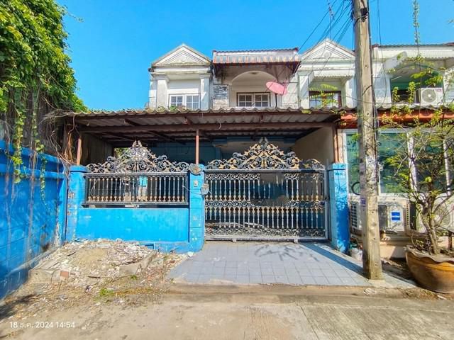 ขายทาวน์เฮ้าส์ 2 ชั้นหมู่บ้าน ลภาวัน 1 ถ.บางกรวย-ไทรน้อย จ.นนทบุร