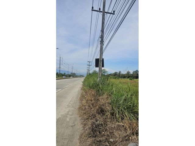 ขายที่ดินติดถนนหลวงหน้ากว้างตำบลหนองหารสันทรายพร้อมโอน