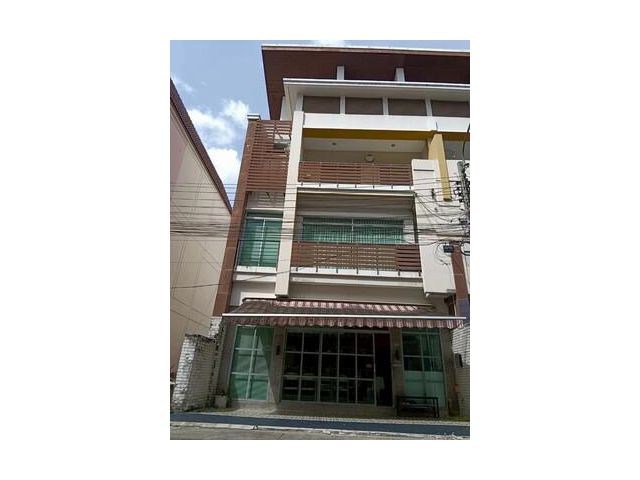 ขาย!! ทาวน์โฮม 3 ชั้น บ้านกลางเมือง มอนติ-คาร์โล รัชวิภา กรุงเทพ Baan Klang Muang Monte-Carlo พื้นที่ 28.1 ตารางวา เหมาะ