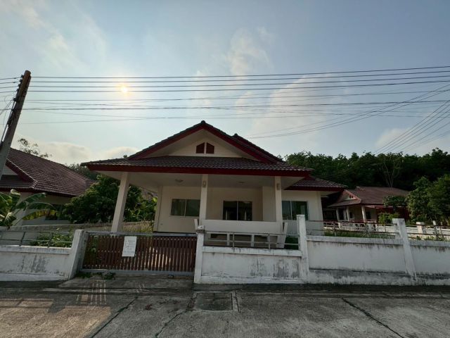 ขายบ้านเดี่ยว ชั้นเดียว หมู่บ้านวโรรส 1 ถนนสาย 11 ปลวกแดง