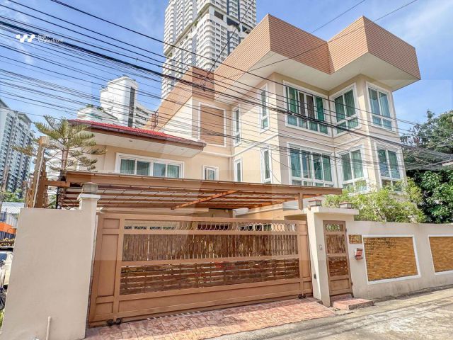 ขายด่วน บ้านใจกลางสุขุมวิท26บ้านเดี่ยว3ชั้นพร้อมที่ดิน กลางเมืองซอยสุขุมวิท26, 82ตร.วา, 4ห้องนอน/6ห้องน้ำ ตกแต่งหรู