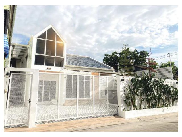 บ้านเดี่ยว 2 ชั้นขนาดใหญ่  75 ตรว. 6 นอน ลาดพร้าว 91 พร้อมสระว่าย