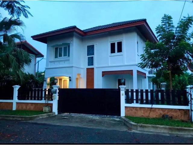 ขายบ้านเดี่ยว 2 ชั้น ที่ดิน 65 ตรว. หมู่บ้าน บุษบา รังสิตปทุมธานี ใกล้นิคมอุตสาหกรรมบางกะดี
