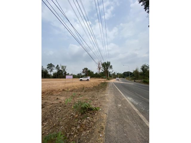 ที่ดินถมแล้ว โนนห้อม ติดถนน 2 ด้าน 3-1-67 ไร่ ใกล้โลตัส ปราจีนฯ ไร่ละ 1.6 ล.