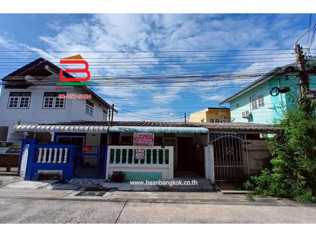 ทาวเฮาส์ 1 ชั้น ซอยลำลูกกา 41 เนื้อที่ 14 ตรว. ใกล้ BTS สถานีคูคต ตำบลคูคต อำเภอลำลูกกา จังหวัดปทุมธานี