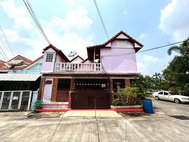 ขายทาวน์เฮ้าส์หมู่บ้าน วรารักษ์ รังสิต-คลอง 3 ถ.เลียบคลองสาม ปทุม