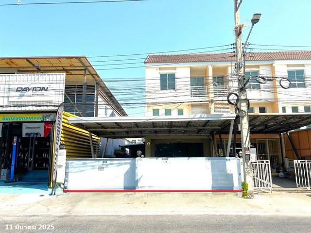 ขายอาคารพาณิชย์ 3 ชั้นหมู่บ้าน กลอรี่เฮ้าส์ เฟส 2  จ.ปทุมธานี