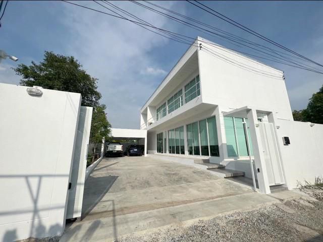 ให้เช่าบ้านเดี่ยว 2 ชั้น Locationลาดกระบัง บ้านสไตล์ Modern พร้อมเฟอร์นิเจอร์อุปกรณ์เครื่องใช้ไฟฟ้า