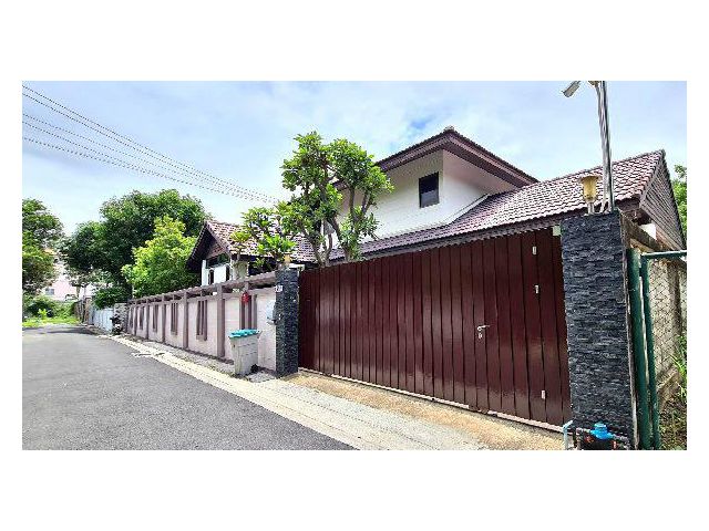 ขายบ้านเดี่ยว 2 ชั้น ซอยลาดพร้าว 42 ห่างจากรถไฟฟ้าเพียง 500 เมตร