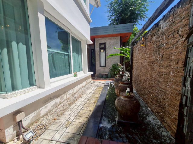 ### ขายบ้านเดี่ยวหรู ลัดดารมย์ ราชพฤกษ์–รัตนาธิเบศร์ 2 ตกแต่งสไตล์ Luxury สภาพสวยมาก ทำเลติดถนนใหญ่ เดินทางสะดวก ใกล้รถไ