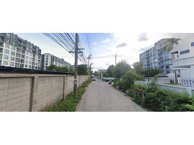 ขายที่ดินในซอยลาซาล แปลงสวย ในแหล่งที่อยู่อาศัยที่ใกล้กับ ห้างสรรพสินค้า , BITEC BANGNA และ BTS เนื้อที่ เกือบไร่