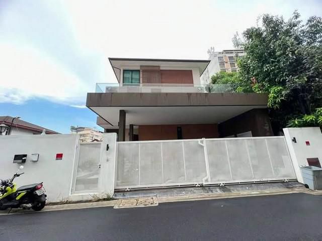 ให้เช่าบ้านเดี่ยว บ้านเหรูนอกโครงการ Pool Villa ห้วยขวาง