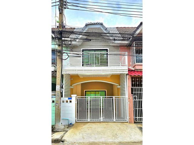 หมู่บ้านมนวดี ถนนวัดลาดปลาดุก