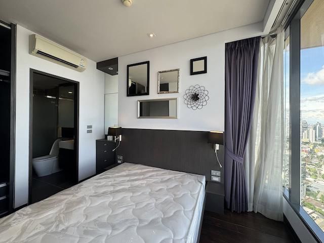 The Lumpini 24 clean