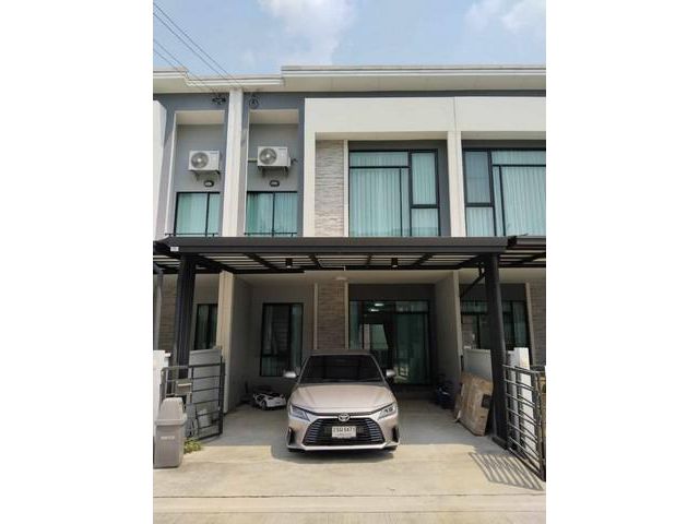 ทาวน์โฮม พลีโน่ พหล-วัชรพล 2 ราคา 3,700,000.- บาท