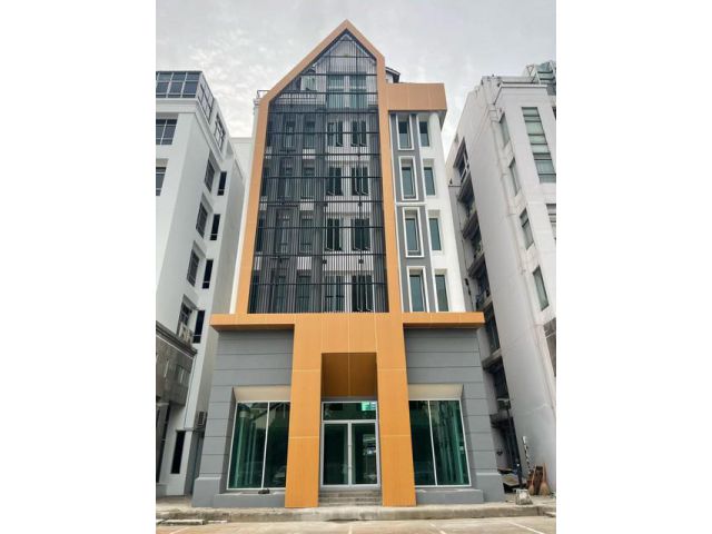 ให้เช่าอาคาร 7 ชั้น พร้อมดาดฟ้า 1235ตรม.มีลิฟท์ บรมราชชนนี15