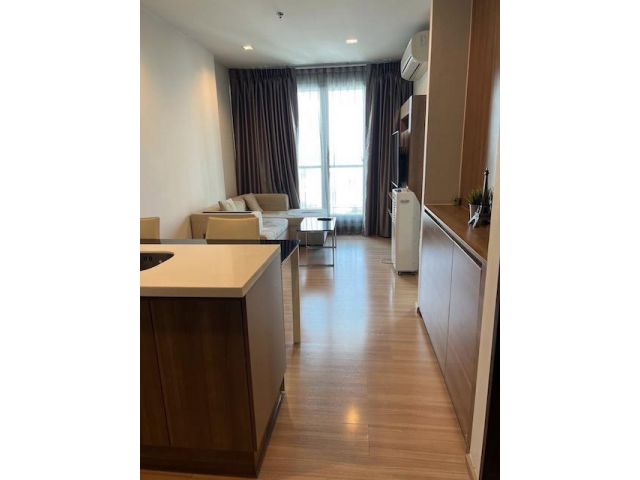 Rhythm Sathorn spacious