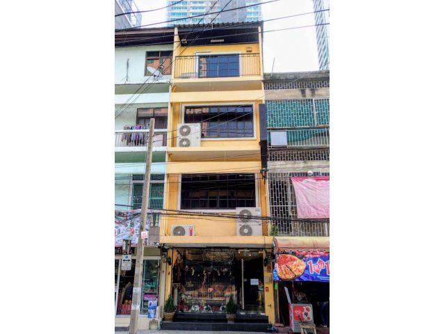 ให้เช่าอาคาร 4 ชั้น ซอยสุขุมวิท 22 ทำเลเหมาะทำโฮสเทล ร้านนวด คาเฟ