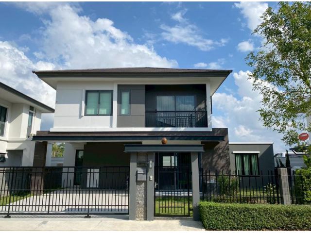 ขาย/ให้เช่า! บ้านเดี่ยว บริทาเนีย บางนา กม.12 | ตกแต่งสวย พร้อมเข้าอยู่  บ้านสภาพใหม่มาก | 4 ห้องนอน 3 ห้องน้ำ | จอดรถ