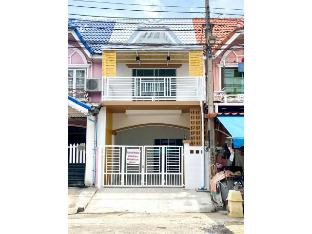 ขายบ้าน ทาวน์เฮ้าส์ รีโนเวทใหม่ หมู่บ้านมนวดี บางบัวทอง