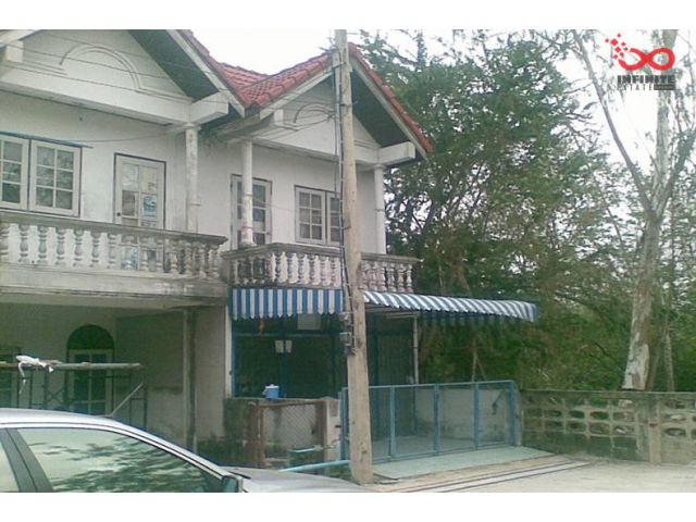 ขายทาวน์เฮ้าส์ 2 ชั้น 18 ตรว.ถนนนราธิป ใกล้สี่แยกชะอำ เหมาะกับครอบครัวเริ่มต้น