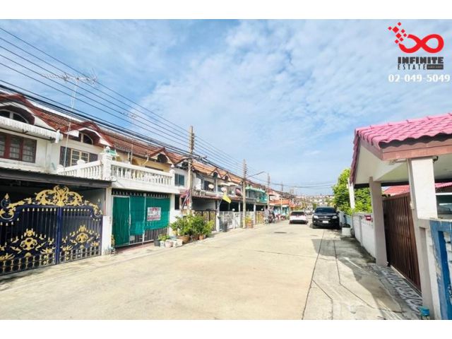 ขายบ้านทาวน์เฮาส์ 2 ชั้น หมู่บ้านสุภาวัลย์ ศรีนครินทร์ สมุทรปราการ | ทำเลดี ใกล้ทางด่วน