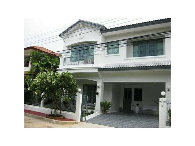 ให้เช่าบ้าน 60 ตรว. 3 นอน มัณฑนา ศรีนครินทร์ รีโนเวทใหม่ ซอยศรีด่