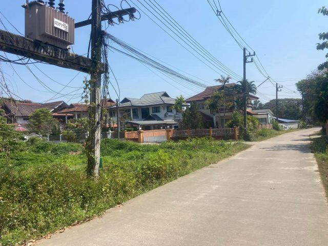 ขายที่ดินตำบลสุเทพแปลงมุมติดถนนสองด้านพร้อมโอน