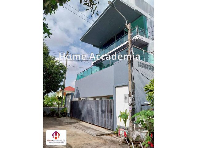 ขาย บ้านเดี่ยว 3 ชั้น 51 ตรว. พร้อมสระว่ายน้ำ ลาดพร้าว-วังหิน 47 แยก 9