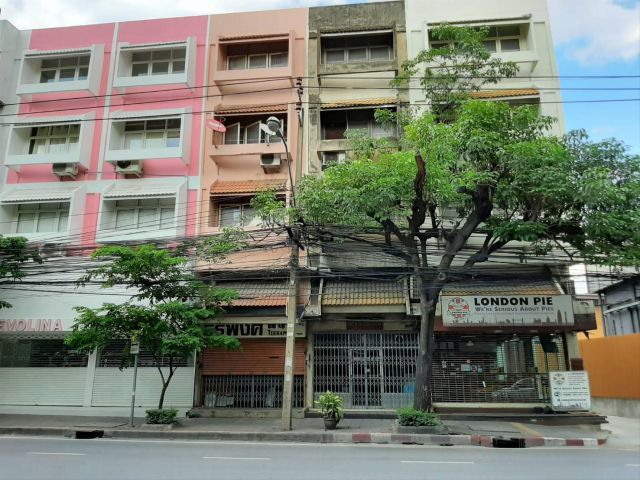 ขายอาคารพาณิชย์ 4 ชั้น ติดถนนเอกมัยข้างบิ๊กซี เพียง 2 นาที - BTS เอกมัย (N.1451)