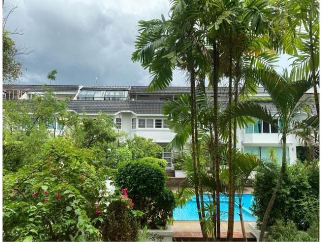 ขายทาวน์โฮม 4 ชั้น เนื้อที่ 25 ตร.วา หมู่บ้านพร้อมพรรค เพลส ทองหล่อ 25 สุขุมวิท 55 บ้านพร้อมอยู่