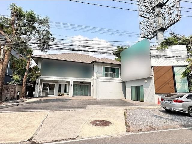 ขายบ้าน 2ชั้น ริมถนนประดิษฐ์มนูธรรม เลียบด่วนเอกมัย-รามอินทรา