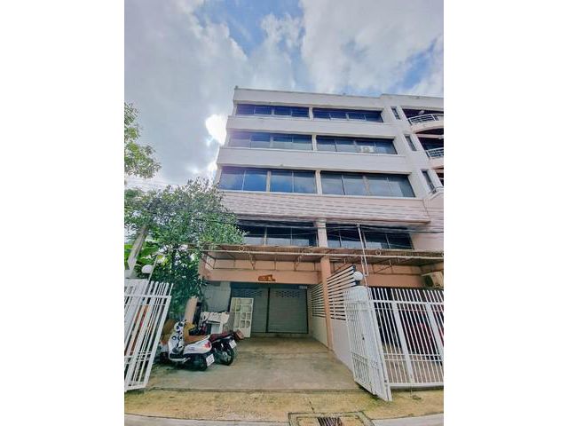 ให้เช่าโฮมออฟฟิศ 5ชั้น 2 คูหา ย่านถนนลาดพร้าว ใกล้แยกรัชดา-ลาดพร้