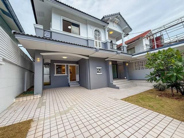 ขายบ้านเดี่ยว 3 นอน มบ.อัมพรเพลส - ศรีราชา ถนนนาพร้าว ใกล้ เจ-พาร