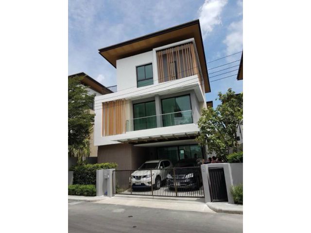 ให้เช่าบ้านเดี่ยว 3 ชั้น เนื้อที่ 52 ตารางวา โครงการ AQ Arbor สวนหลวง ร.9  พัฒนาการ Fully Furnished เลี้ยงสัตว์ได้