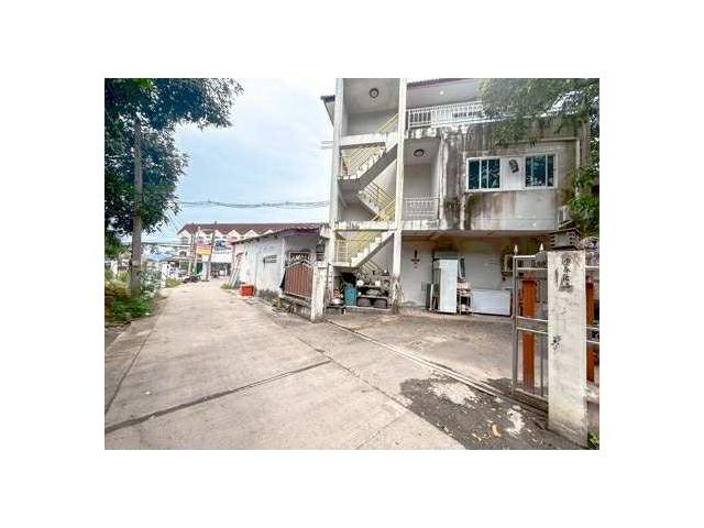 Room Available For Rent 2bedrooms 1bathroom Near : Rajabhat Unive