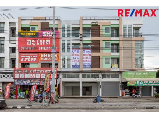 ขายอาคารพาณิชย์ติดถนนพุทธสาคร 8 เลน ราคาถูกคุ้มค่า 4.5 ชั้น 2 คูหาทะลุกัน สภาพดีไม่เคยเข้าอยู่