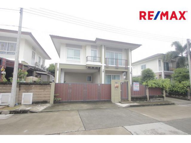 บ้านเดี่ยวภัสสรเพรสทีจปิ่นเกล้าเพชรเกษม บ้านใหม่ไม่เคยอยู่ ขายขาดทุน พร้อมเฟอร์นิเจอร์บิ้วท์อิน แอร์ ตู้เย็น บ้านสภาพดี