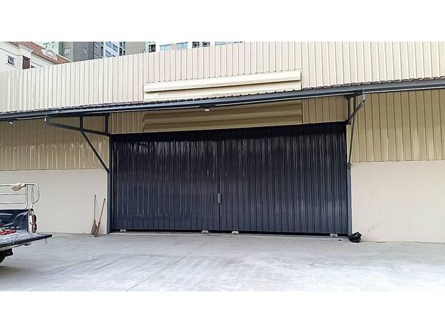 สร้างใหม่ พร้อมใช้งานมีห้องน้ำมีออฟฟิศด้านหน้ามีลานจอดรถขนาด 600