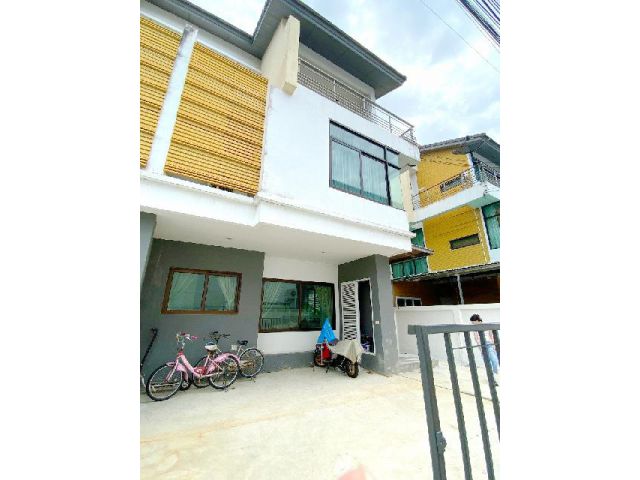 คฤหาสน์หรูเฟอร์ครบ 3 ชั้น ตลาดสดท่าอิฐ 1.5 กม. MRT บางรักใหญ่ 600