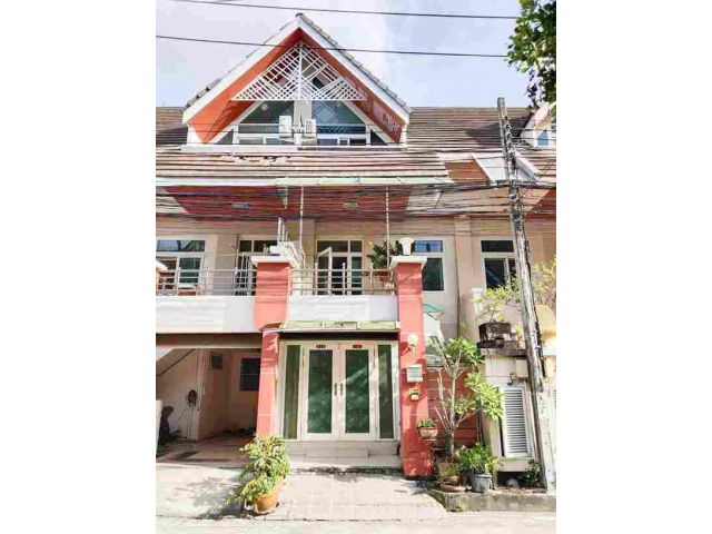 ขาย TownHome หมู่บ้าน MERIT PLACE ลาดพร้าว 87 ทะลุ ลาดพร้าว 101