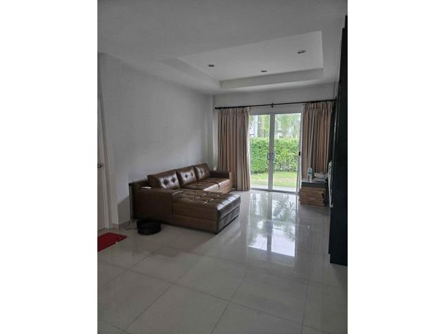 ให้เช่าบ้าน รสิกาวิลล่าการ์เด้น3  หลังมุม  ใกล้ห้าง Central Westg