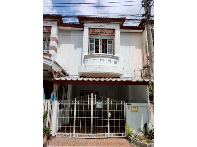 ขายทาวน์เฮ้าส์ 2 ชั้น หมู่บ้านปิยวรารมย์3 เนื้อที่ 16 ตร.ว.